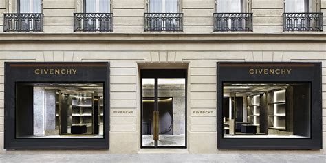 givenchy montaigne|Paris .